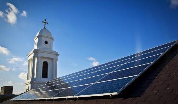 Saulės energija jau aprūpinama dalis Vilniaus arkivyskupijos pastatų
