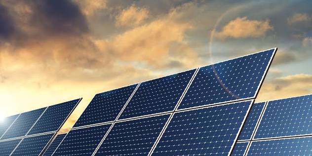 Šiemet rugpjūtį saulės ir vėjo elektrinės pagamino 76–81 proc. daugiau elektros energijos nei pernai rugpjūtį